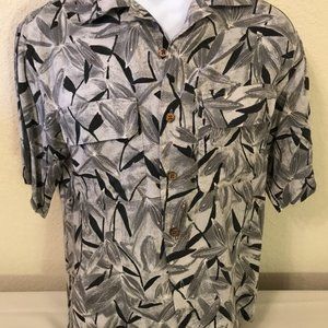 Roundtree & Yorke Hawaiin Shirt